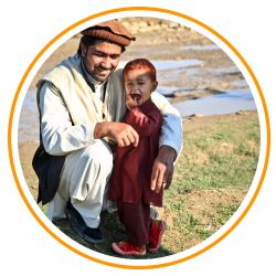 afghani father loving to his child