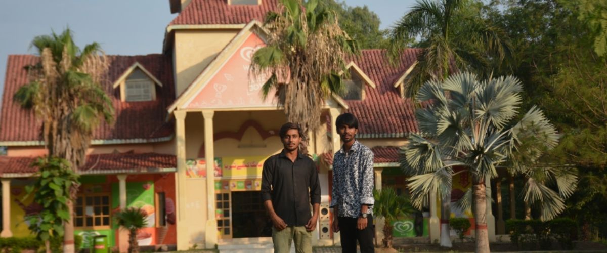 me and my friend in guesthouse offer cheap rent for this.