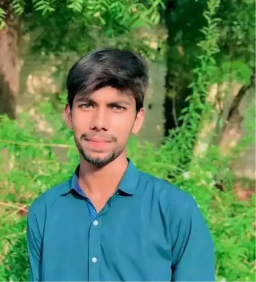 Razi Ansari, Asia-based travel blogger and founder of Hello World Awaits